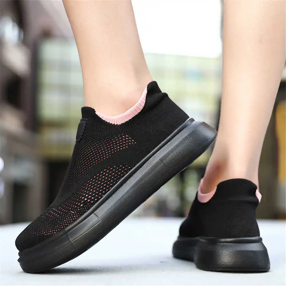 Tech Accessories For Students - Calze con plateau scarpe marroni per